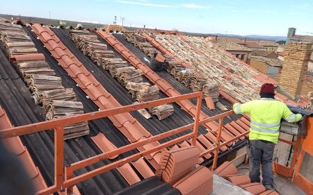 instalacio ndechapasandwichenlacubiertaconondulineytejasenCastello n 455w